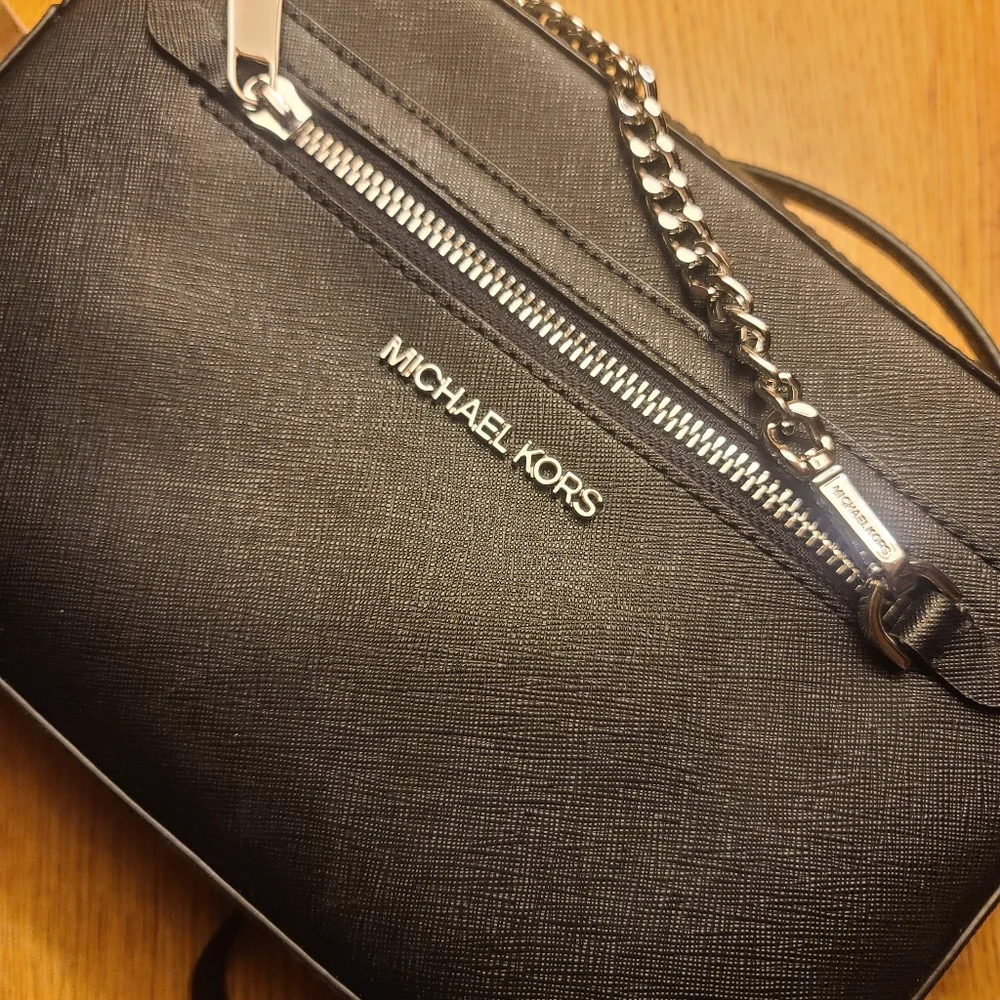 *SOLD* Michael Kors Jet Set Large Saffiano Leather Crossbody Bag Jet Black Set - Picture 6 of 12
